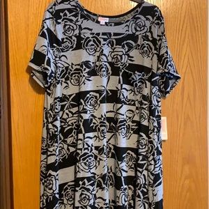 Rose patterned Carly swing dress